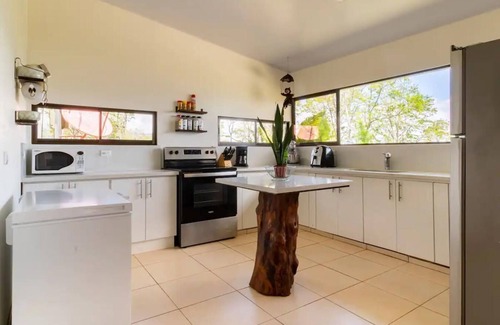 Turrialba Casa | Rancho Bellavista, Unique views, Pool and WiFI!