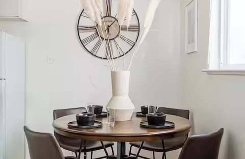 North University Apartamento | Rancho | Modern Rustic Vibes | Central Austin