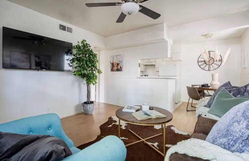 North University Apartamento | Rancho | Modern Rustic Vibes | Central Austin