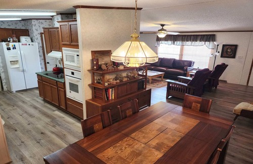 Terlingua Casa | Rancho Mula Oso PLUS Bunkhouse: Unparalleled Outdoor Space