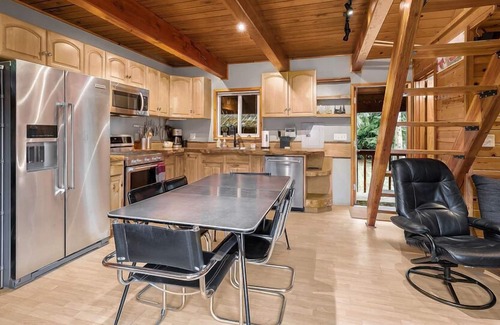 Gold Bar Cabina | Rancho Relaxo with mountain view, covered outdoor area, fire pit, MUST SEE!
