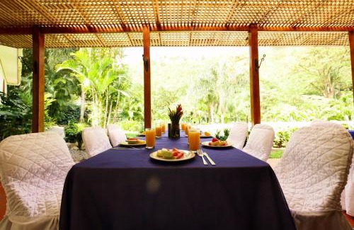 Orosi Hotel | Rancho Rio Perlas