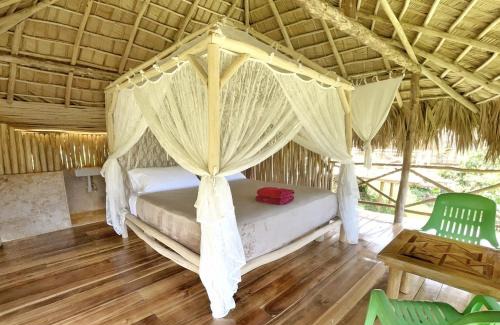 El Limon Otro | Rancho Romana Treehouse F04