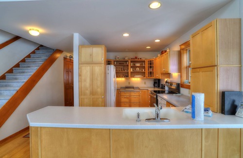 Rangeley Casa | ¡Hogar en el Lago Rangeley con área de playa y amplio césped para juegos al aire libre y diversión!