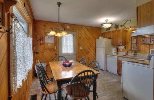 Rangeley Casa | Muy bien mantenido 2 minutos cabaña dormitorio del lago Rangeley