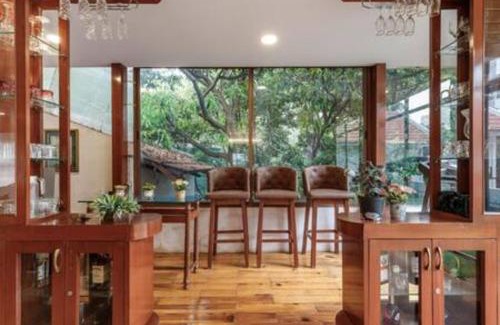Bengaluru Villa | Rangmahal by StayJade Projector Jacuzzi & Pvt Pool