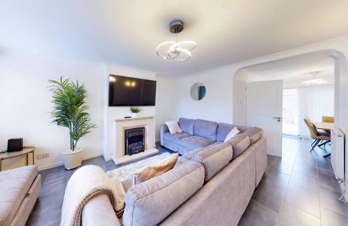 Biddenham Casa | Ranworth-house - Holiday Home In Bedford, Sleeps 5