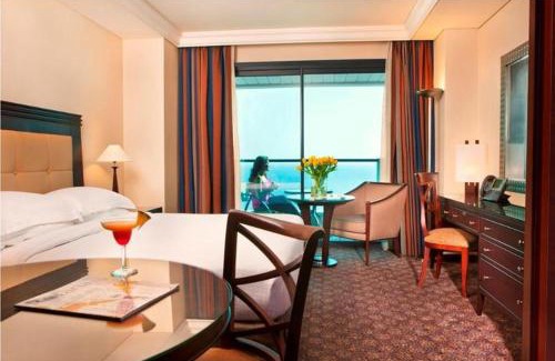 Beirut Apartamento | Raouche Arjaan by Rotana
