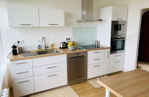 Saint-Michel-en-Greve Apartamento | RARE: 180° full sea view overlooking the beach