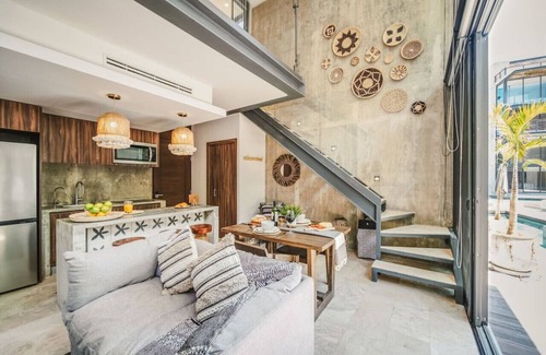 Playa Paraiso Condominio | Rare 1BR Swim Up w/Cenote | Osmosis | Gym | Desk