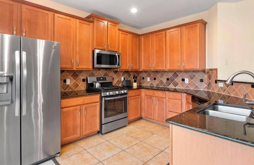 Lewisville Casa | Rare 3 Story Townhouse with Private Yard
