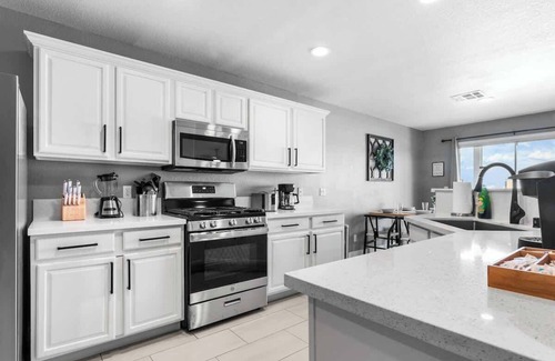 North Las Vegas Casa | Rare 6BR Gem w/ Pickleball, Pool, & Arcade in NLV