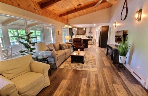Bracebridge Cabaña | Rare beach in Muskoka