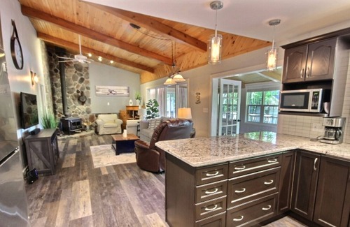 Bracebridge Cabaña | Rare beach in Muskoka