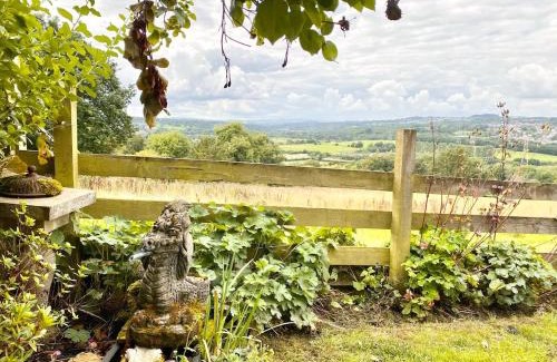 Bramley Casa | Rare & Breathtaking View With Secret Garden Bar