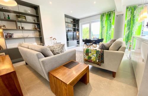 Bramley Casa | Rare & Breathtaking View With Secret Garden Bar