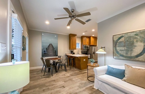 Daphne Cabaña | Rare Cottage in Heart of Downtown Daphne!