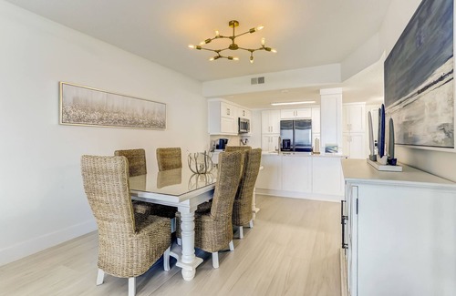 Fernandina Beach Condominio | RARE Direct Oceanfront Condo with TWO private balconies within OMNI resort