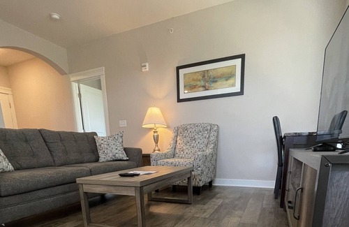 Carmel Apartamento | RARE find! 3 bedrooms! Upscale Carmel!