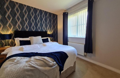Merthyr Tydfil Casa | RARE FIND 3BR Detached with Garage Bike Park Wales & Brecon Beacons