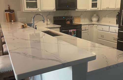 New London Casa | Rare Find at Badin Lake