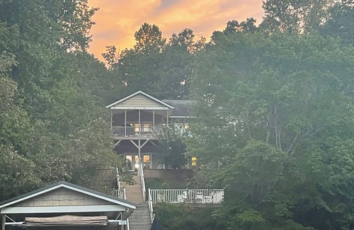 New London Casa | Rare Find at Badin Lake