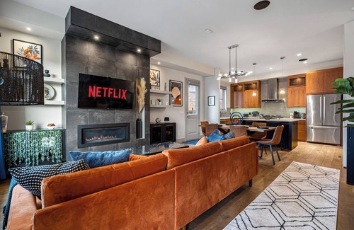 Hillhurst Casa | *Rare find* Calgary’s Finest |Cozy and Vibrant Double King Beds|Stampede Special