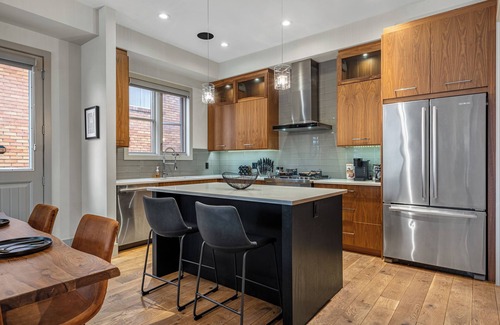 Hillhurst Casa | *Rare find* Calgary’s Finest |Cozy and Vibrant Double King Beds|Stampede Special