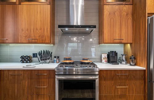 Hillhurst Casa | *Rare find* Calgary’s Finest |Cozy and Vibrant Double King Beds|Stampede Special