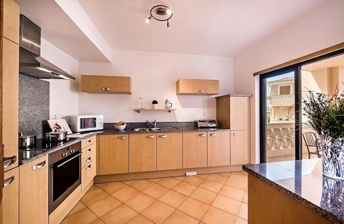 Praia da Luz Hotel | Rare Find! Comfortable 2BR with Kitchen, 3 Swimming Pools, Free Parking!