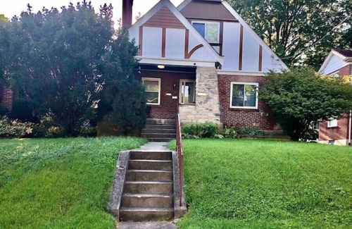 West Price Hill Casa | Rare Find Cozy 2 Bedroom Close to Downtown