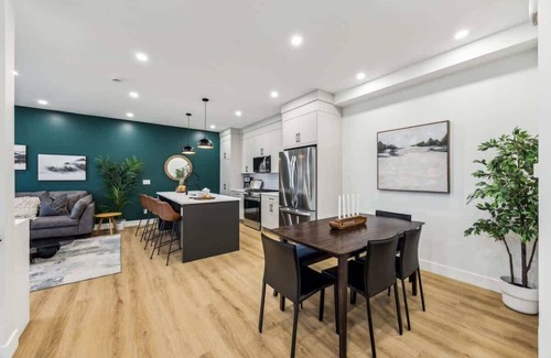Southwest Calgary Casa | Rare Find-Dual Suites, 3 Kings & Prime Location