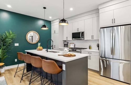 Southwest Calgary Casa | Rare Find-Dual Suites, 3 Kings & Prime Location