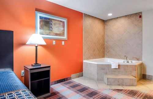 Mableton Hotel | Rare Find! FREE Parking! Martin Luther King Jr. National Historic Site Tour!