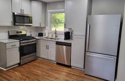 Atlanta Casa | RARE FIND! Heated Pool & Spa Near ATL City Center