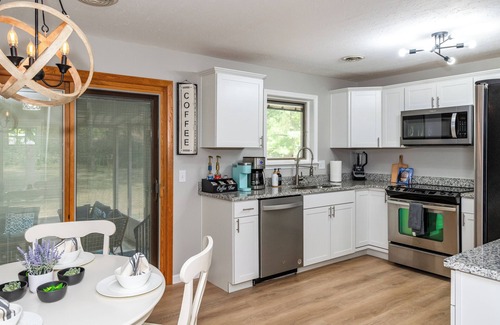 Englewood Casa | RARE FIND! Remodeled Ranch, near Airport