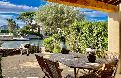Port Cogolin Casa | Rara, casa de pescadores con 2 dormitorios, amplia terraza y amarre.