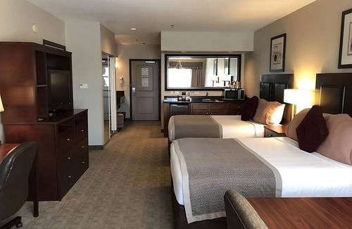 Killeen Hotel | RARE GEM! 2 GORGEOUS UNITS AND POOL.