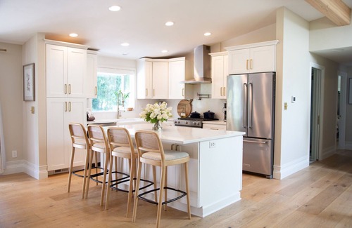 Maltby Casa | Rare Gem Fully Remodeled 6-bedroom house with WiFi, Sports Court, Large Backyard