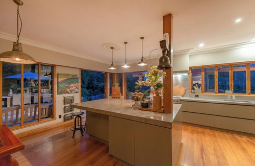 Tamahere Casa | Rare Gem in Tamahere - for 14+ space galore