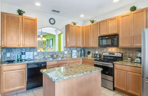Veranda Palms Casa | Rare Lake Front Pool, GameRoom, AC, WiFi, Self-Check-In