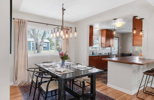 Scenic Heights Casa | Rare Mtn Views, Hot Tub and Great Vibe