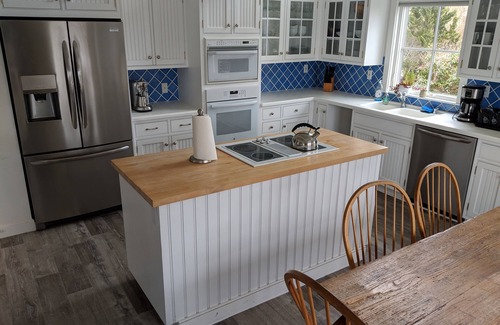 Madison Casa | Rare! Private Beachfront House in Madison CT - Sleeps 8 - Limited Availability