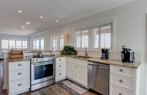 Wrightsville Beach Casa | Rare Updated Oceanfront Wrightsville Beach Home