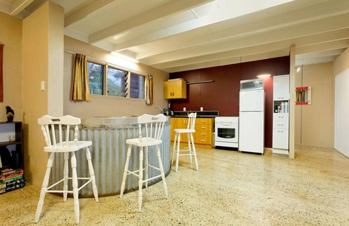 Tapere of Vaimaanga Casa | Raro Beach Bach