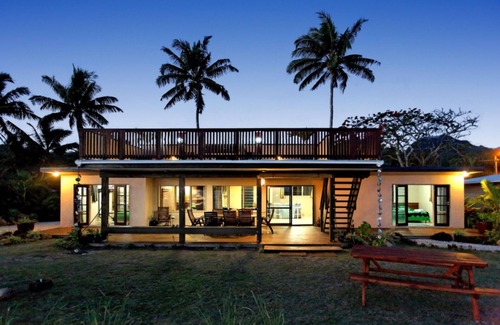Tapere of Vaimaanga Casa | Raro Beach Bach