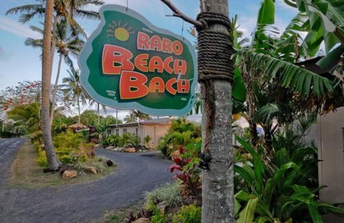 Tapere of Vaimaanga Casa | Raro Beach Bach