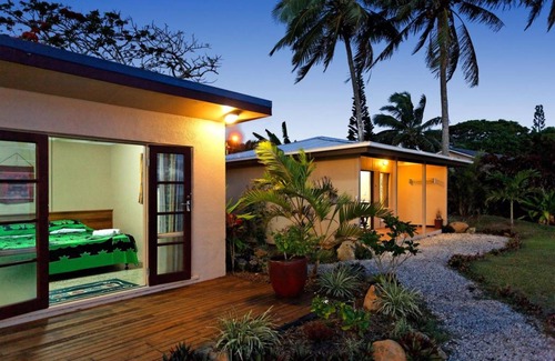 Tapere of Vaimaanga Casa | Raro Beach Bach