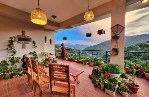 Kumarhatti Casa | Rashmi Cottage - 4 BHK Villa with Serene Valley Views