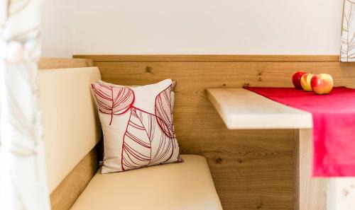 Lagundo Apartamento | Rasnerhof Ferienwohnung Talblick